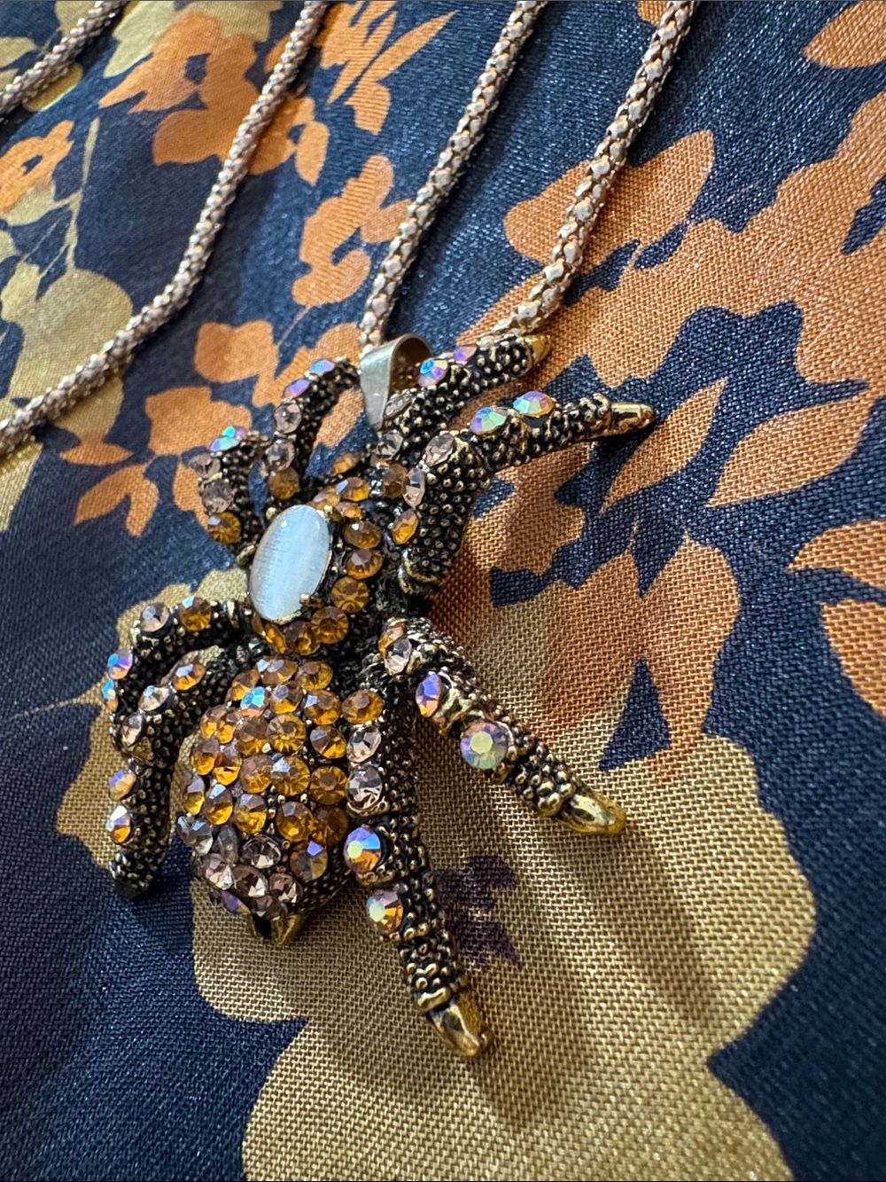 Betsey Johnson Spider Pendant Necklace - Picture 2 of 6
